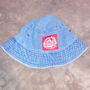 Bucket hat